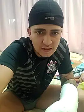 Snapshot of Picademel2525 chatting on 09-28-25, 06:24 Picademel2525 online show from 09-28-25, 06:24