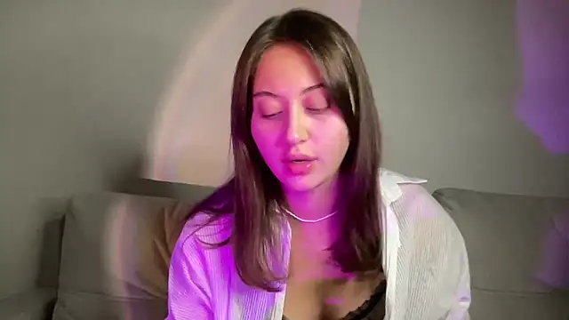 Snapshot of StellarAlice chatting on 10-28-25, 05:26 StellarAlice online show from 10-28-25, 05:26