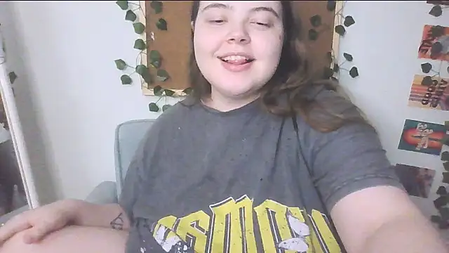 Snapshot of brattyprincessemma chatting on 09-19-25, 05:24 brattyprincessemma online show from 09-19-25, 05:24