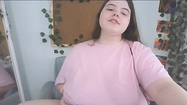 Snapshot of brattyprincessemma chatting on 10-17-25, 09:56 brattyprincessemma online show from 10-17-25, 09:56