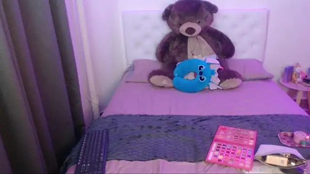 kylie444  online show from 11-28-25, 10:45