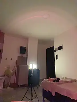 Snapshot of Enyagleam_ chatting on 12-23-25, 02:53 Enyagleam online show from 12-23-25, 02:53