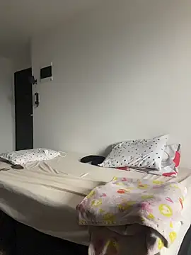 Snapshot of Enyagleam_ chatting on 01-11-26, 10:15 Enyagleam online show from 01-11-26, 10:15