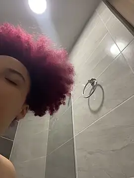 Snapshot of Enyagleam_ chatting on 01-14-26, 04:18 Enyagleam online show from 01-14-26, 04:18