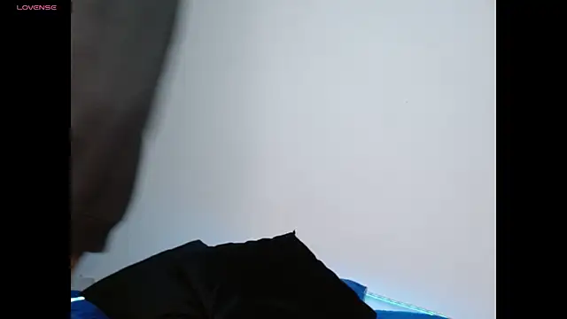 Gia Lee online show from 10-21-25, 03:40