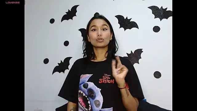 Gia Lee online show from 10-25-25, 03:25