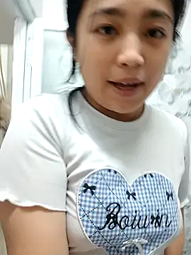 Snapshot of Minn-cute chatting on 09-16-25, 11:00 Minn-cute online show from 09-16-25, 11:00