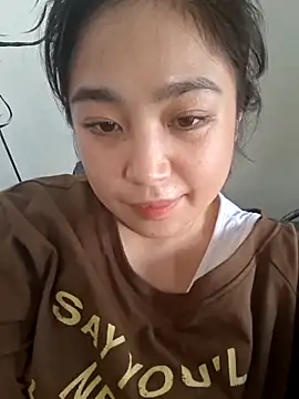 Minn-cute online show from 11-25-25, 03:17