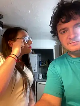 Snapshot of Mommasaurrex chatting on 09-16-25, 01:50 Mommasaurrex online show from 09-16-25, 01:50