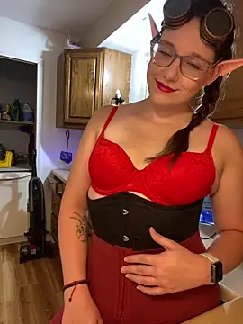 Snapshot of Mommasaurrex chatting on 09-23-25, 01:52 Mommasaurrex online show from 09-23-25, 01:52