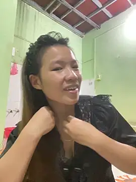 QueenLink online show from 10-15-25, 04:29