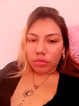 Snapshot of MiaCastillo chatting on 10-21-25, 09:37 MiaCastillo online show from 10-21-25, 09:37