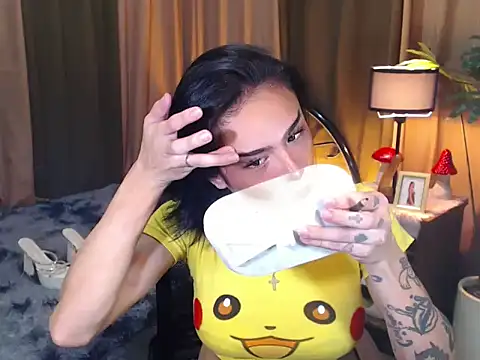 WILDROXIE online show from 09-23-25, 11:08