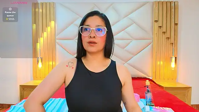 Alana steel 1 online show from 11-19-25, 07:36