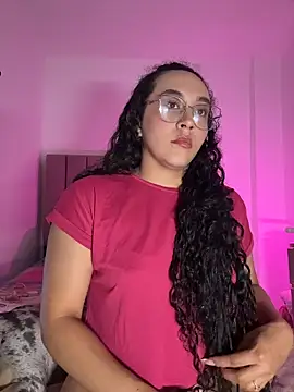 Snapshot of alehia_cute chatting on 07-23-26, 01:19 alehia cute online show from 07-23-26, 01:19