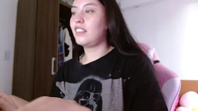 madissooon   online show from 11-21-25, 07:23