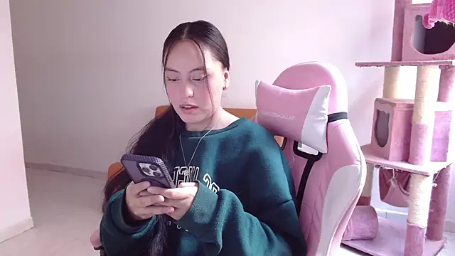 madissooon   online show from 12-03-25, 08:18