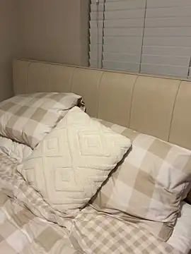 Layla 20  online show from 01-14-26, 08:47