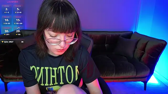 Snapshot of Pixie_Peachh chatting on 10-22-25, 08:30 Pixie Peachh online show from 10-22-25, 08:30