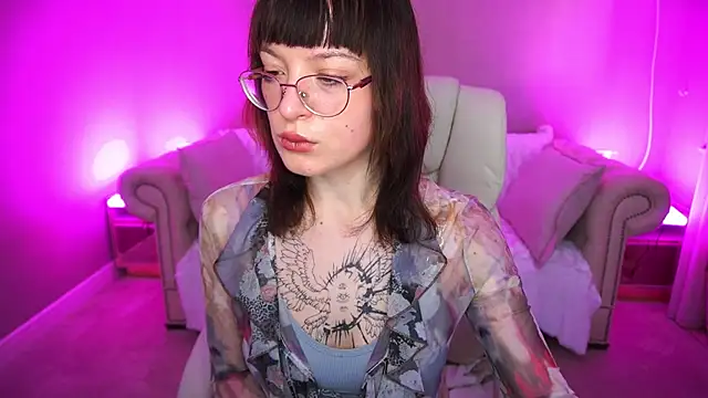 Snapshot of Pixie_Peachh chatting on 11-02-25, 07:00 Pixie Peachh online show from 11-02-25, 07:00