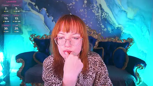 Snapshot of Pixie_Peachh chatting on 12-14-25, 07:58 Pixie Peachh online show from 12-14-25, 07:58