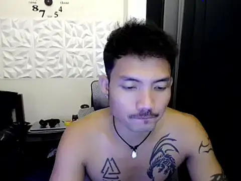 Snapshot of Thefriskyasian chatting on 10-28-25, 05:33 Thefriskyasian online show from 10-28-25, 05:33