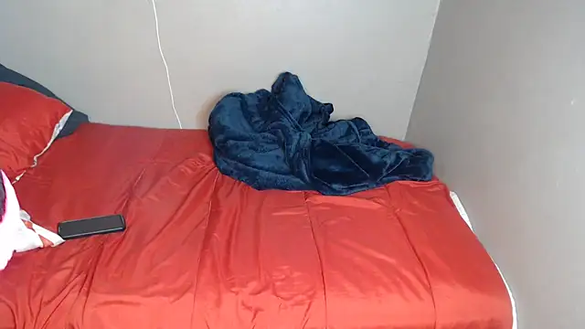 Lunalee online show from 10-20-25, 02:12