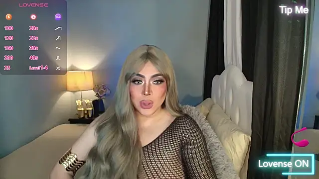 Snapshot of Unforgettable_Maria chatting on 11-11-25, 03:06 Unforgettable Maria online show from 11-11-25, 03:06