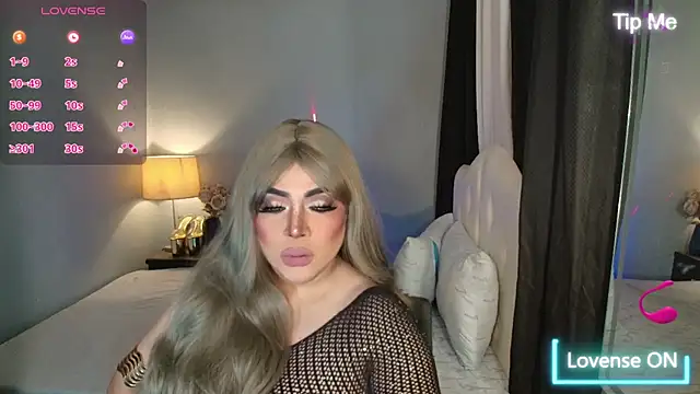 Snapshot of Unforgettable_Maria chatting on 11-21-25, 06:12 Unforgettable Maria online show from 11-21-25, 06:12