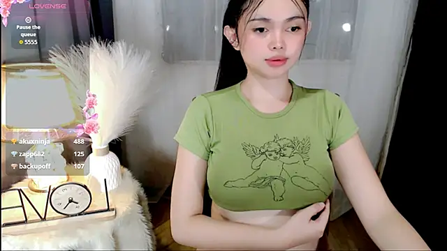 Snapshot of wildest_fantasy chatting on 06-14-26, 03:03 wildest fantasy online show from 06-14-26, 03:03