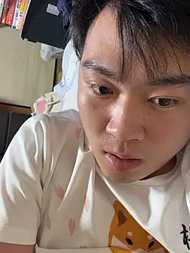 Snapshot of hiromu53 chatting on 10-26-25, 11:27 hiromu53 online show from 10-26-25, 11:27