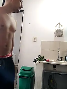 hoteder online show from 11-18-25, 02:43