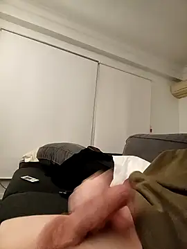 Snapshot of DannySastre91 chatting on 12-17-25, 08:37 DannySastre91 online show from 12-17-25, 08:37