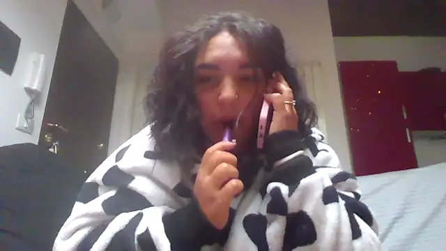 LadySophia03 online show from 09-24-25, 04:21