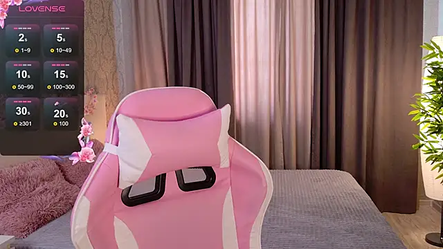 Snapshot of HeyMonkey_ chatting on 09-14-25, 07:29 HeyMonkey  online show from 09-14-25, 07:29