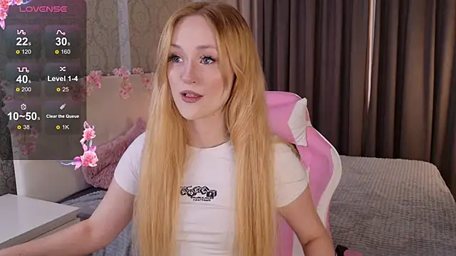 Snapshot of HeyMonkey_ chatting on 09-18-25, 07:54 HeyMonkey  online show from 09-18-25, 07:54