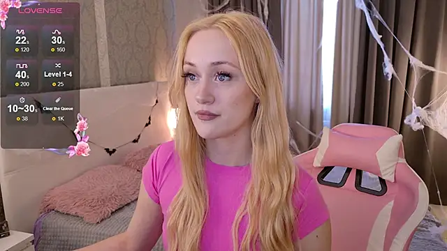 Snapshot of HeyMonkey_ chatting on 10-30-25, 09:44 HeyMonkey  online show from 10-30-25, 09:44