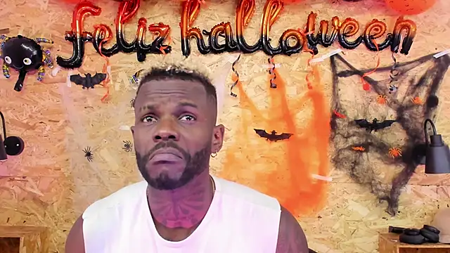 Snapshot of santiblack7 chatting on 10-28-25, 07:38 santiblack7 online show from 10-28-25, 07:38