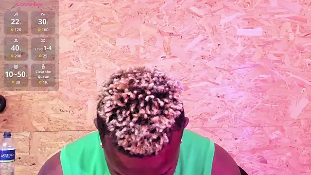 Snapshot of santiblack7 chatting on 11-27-25, 02:57 santiblack7 online show from 11-27-25, 02:57