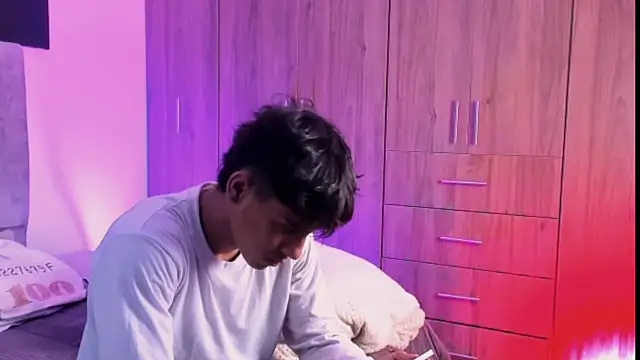 ZYZZ1312 online show from 10-15-25, 05:24