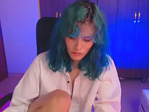 Snapshot of LITTLENAMI_ chatting on 10-14-25, 02:01 LITTLENAMI online show from 10-14-25, 02:01