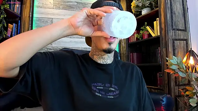 Donovan Desmond online show from 03-10-26, 04:17