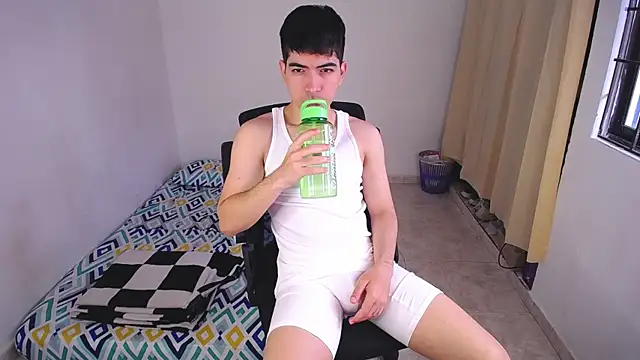 Olliver Twink online show from 11-15-25, 03:52