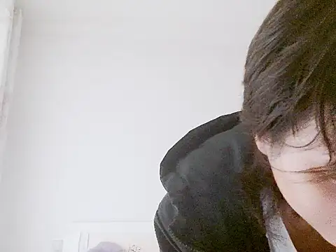 Snapshot of huihui520-- chatting on 10-08-25, 08:34 huihui520-- online show from 10-08-25, 08:34