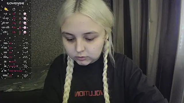 Snapshot of vendymories chatting on 09-19-25, 03:13 vendymories online show from 09-19-25, 03:13