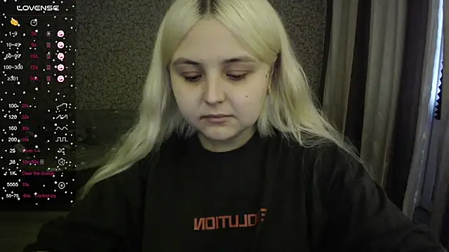 Snapshot of vendymories chatting on 10-07-25, 11:29 vendymories online show from 10-07-25, 11:29