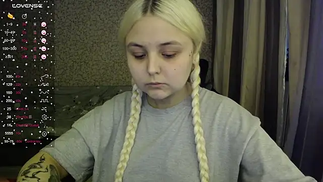 Snapshot of vendymories chatting on 10-09-25, 02:37 vendymories online show from 10-09-25, 02:37