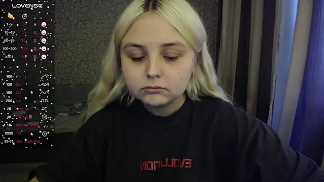 Snapshot of vendymories chatting on 10-11-25, 01:53 vendymories online show from 10-11-25, 01:53