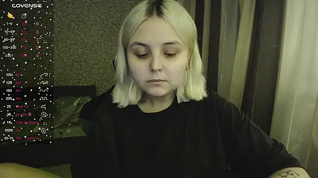 Snapshot of vendymories chatting on 10-28-25, 12:03 vendymories online show from 10-28-25, 12:03