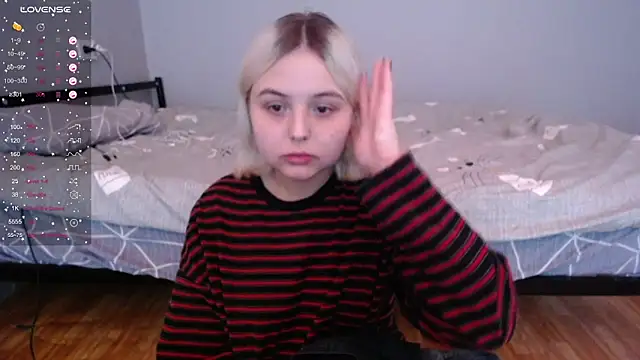 Snapshot of vendymories chatting on 12-18-25, 06:36 vendymories online show from 12-18-25, 06:36